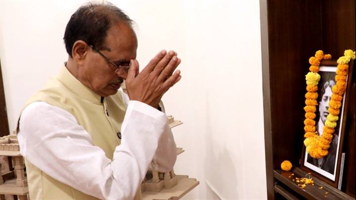 मुख्यमंत्री श्री चौहान ने अमर शहीद स्वतंत्रता सेनानी मदनलाल ढींगरा की जयंती पर किया नमन